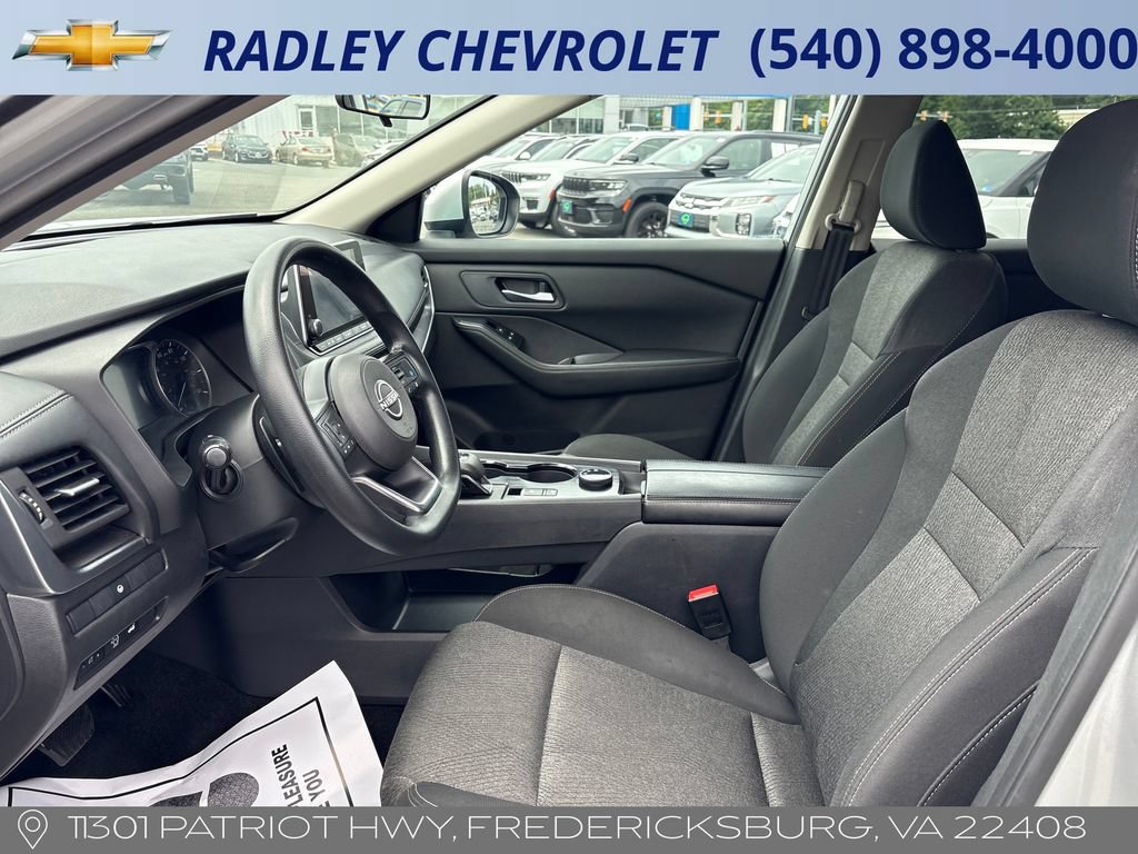 Used 2024 Nissan Rogue SV AWD/4WD image 5