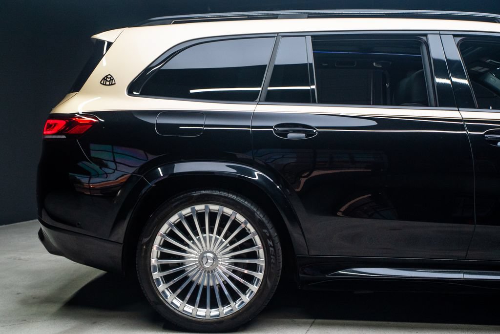 Used 2023 Mercedes-Benz Maybach GLS 600 4MATIC image 19