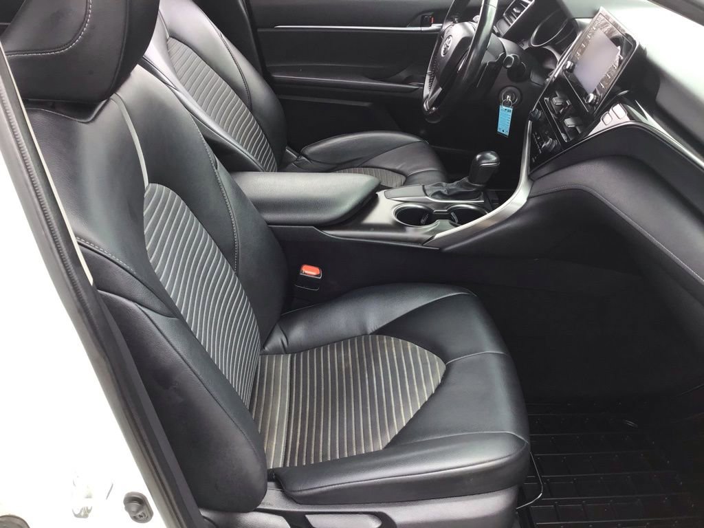 Used 2021 Toyota Camry SE image 11