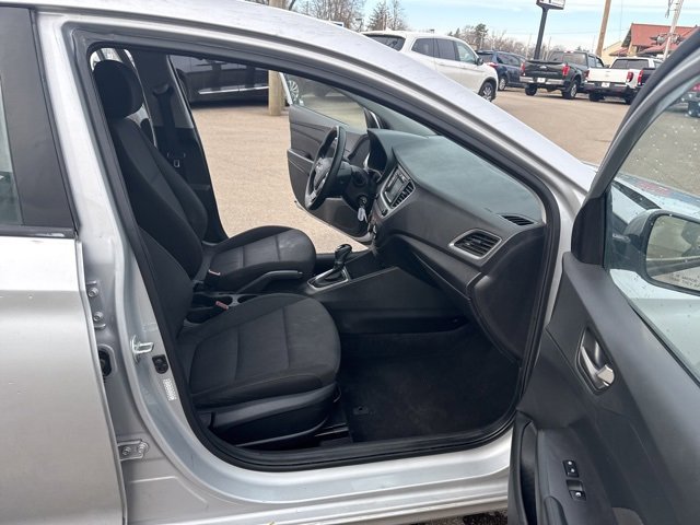 Used 2021 Hyundai Accent SE image 11