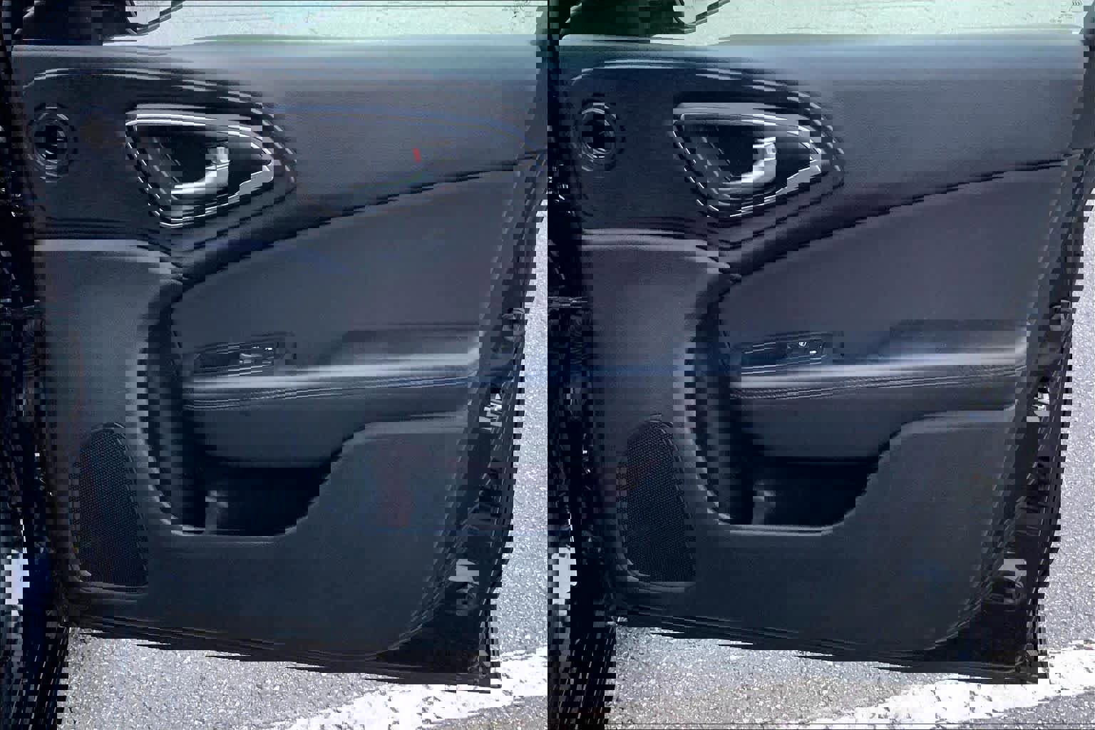 Used 2015 Chrysler 200 LX image 21