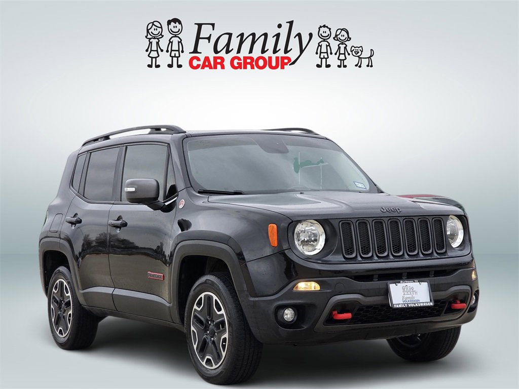 Used 2017 Jeep Renegade Trailhawk w/ Premium Trailhawk Package image 2