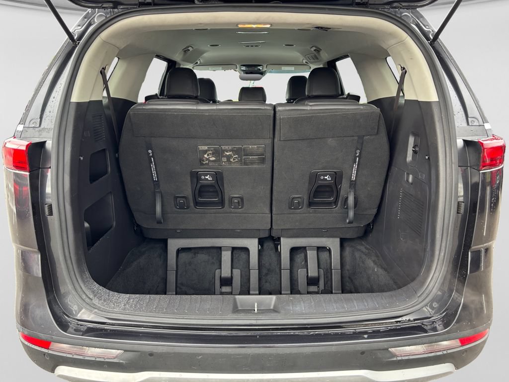 Used 2024 Kia Carnival LX FWD image 19