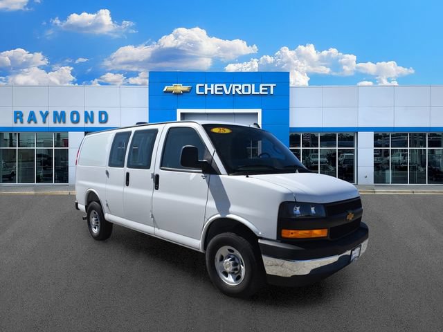New 2025 Chevrolet Express 3500 w/ Driver Convenience Package RWD image 11