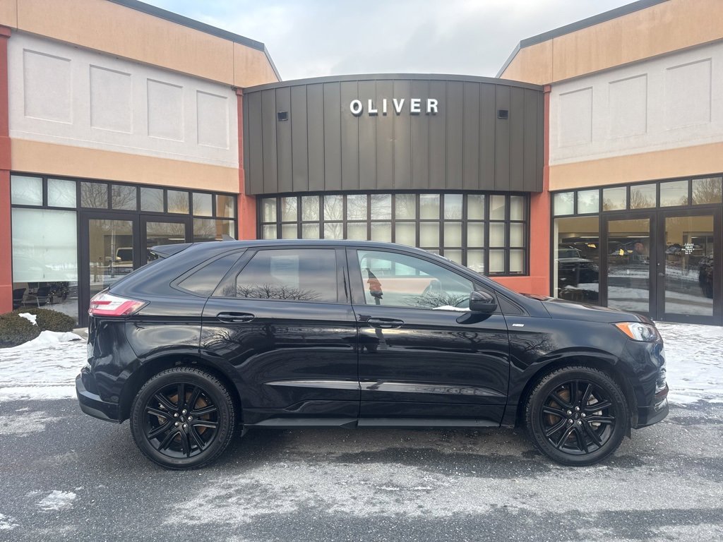 Used 2023 Ford Edge ST-Line w/ Class II Trailer Tow Package image 8