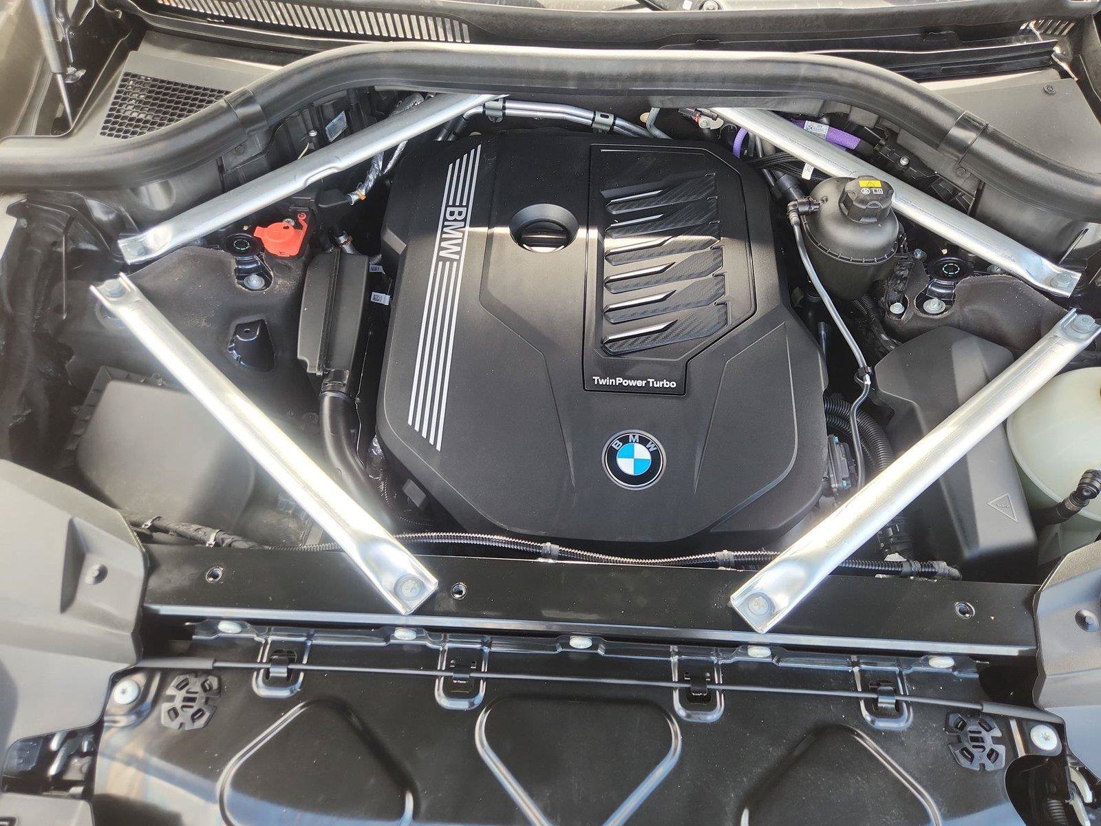 Used 2022 BMW X7 xDrive40i w/ M Sport Package AWD/4WD image 30