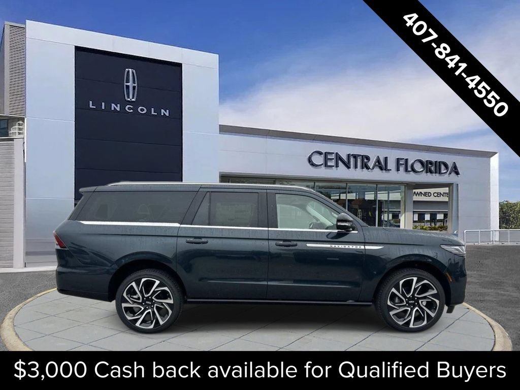 New 2026 Lincoln Navigator L Reserve AWD/4WD image 3