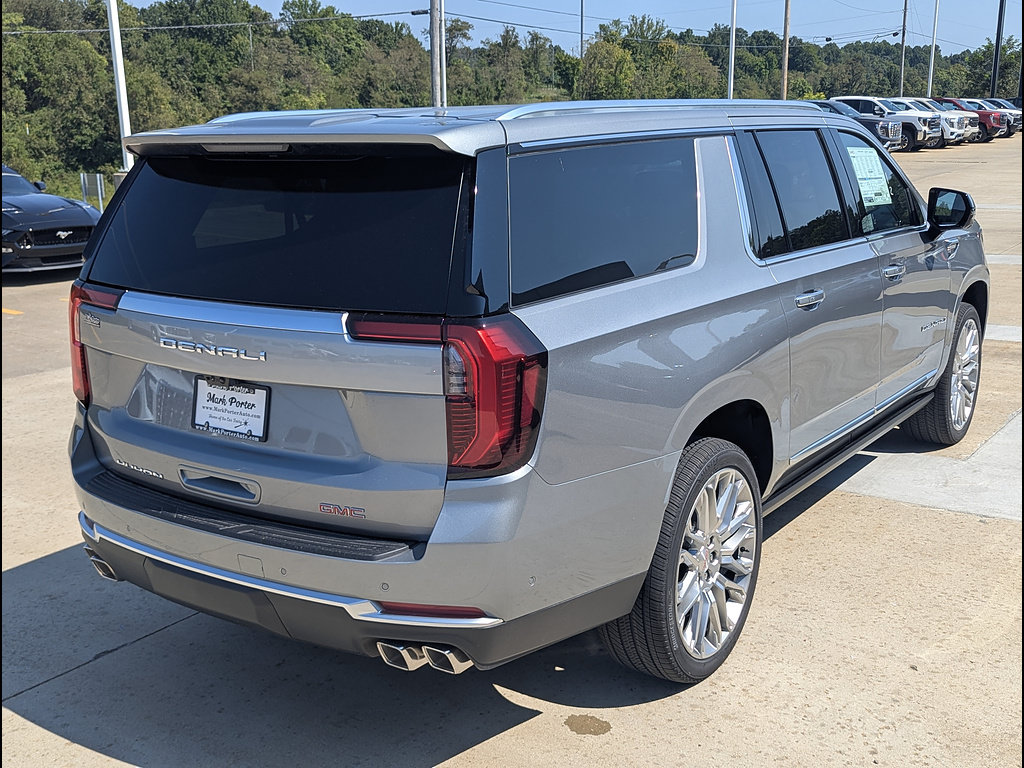 New 2026 GMC Yukon XL Denali w/ Denali Reserve Package AWD/4WD image 7