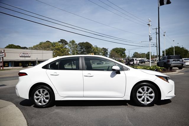 Used 2025 Toyota Corolla LE FWD image 8