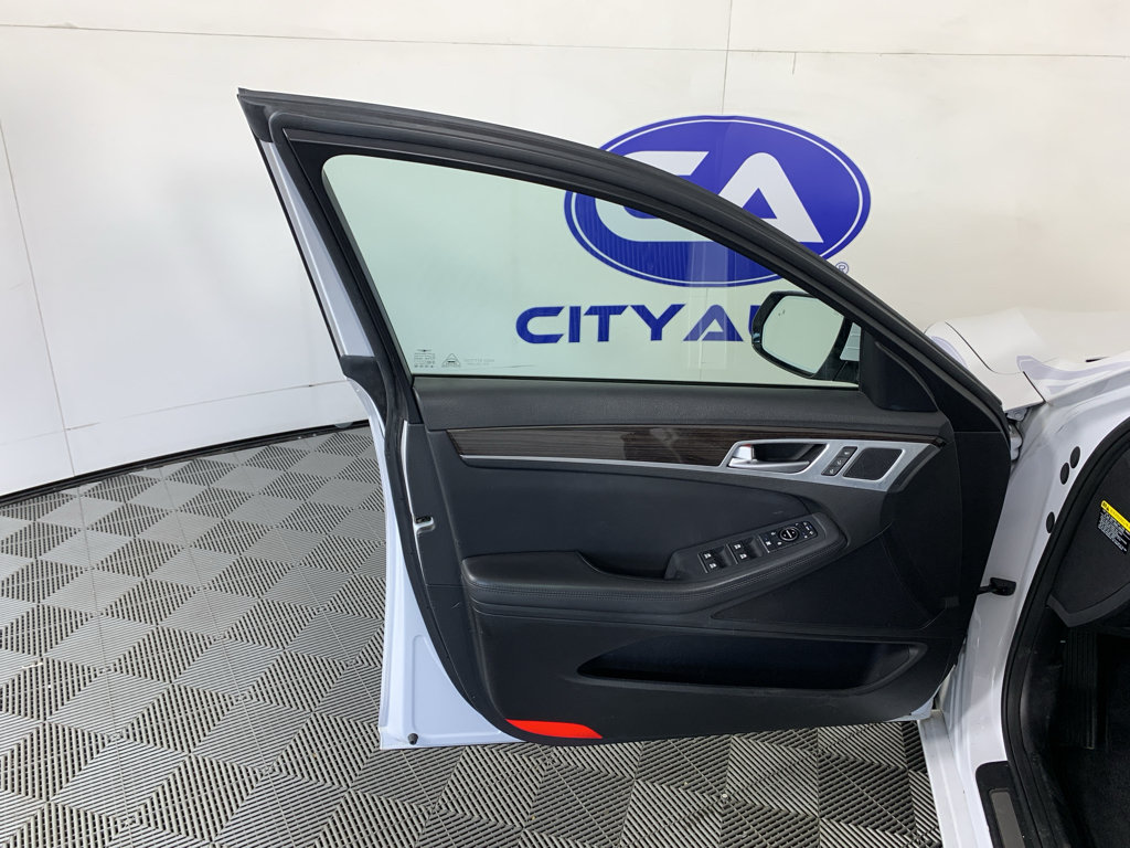 Used 2017 Genesis G80 3.8 AWD/4WD image 13