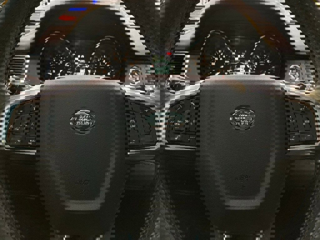 Used 2019 Land Rover Discovery Sport HSE image 19