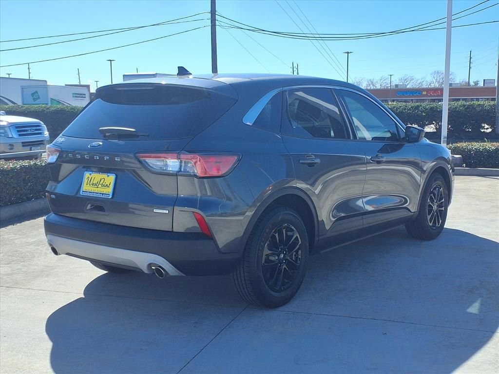 Used 2020 Ford Escape SE image 2
