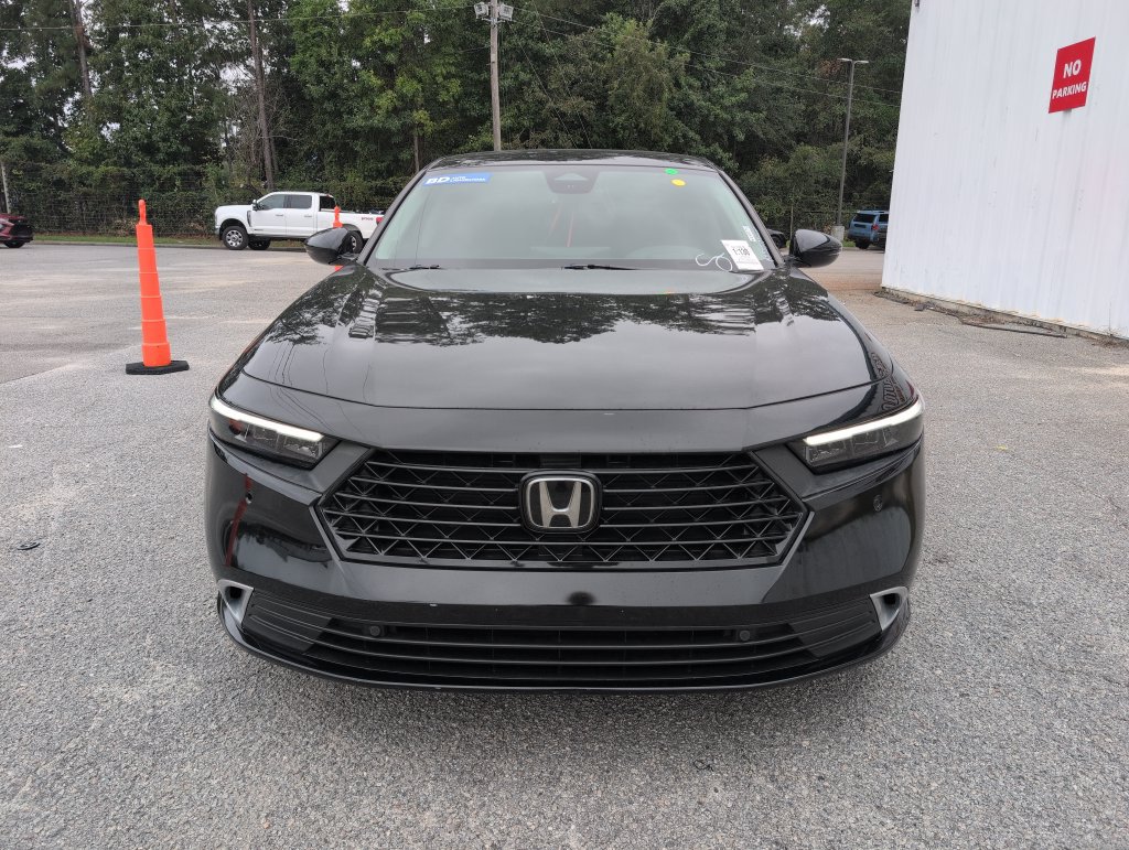 Used 2023 Honda Accord Touring image 3