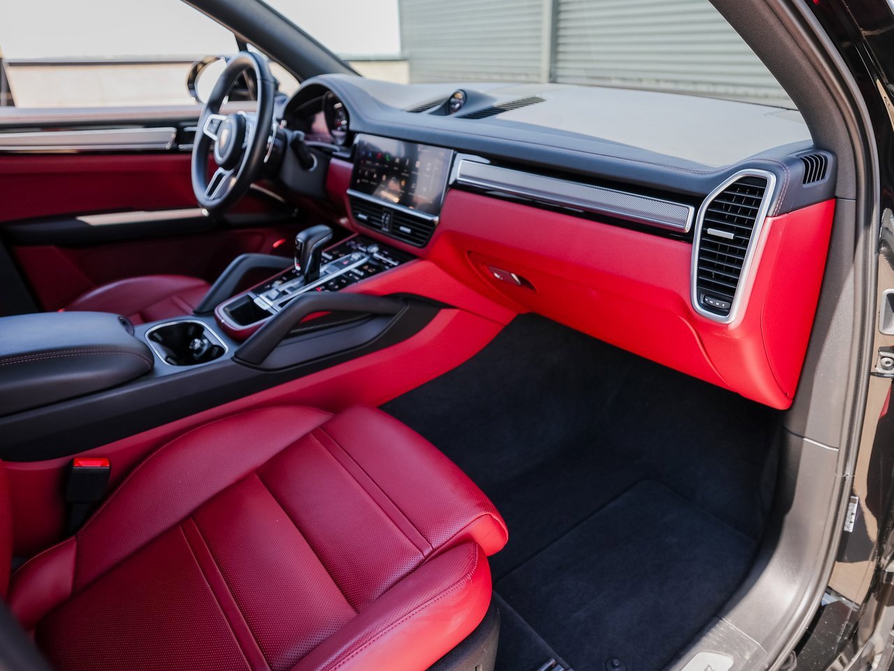 Certified 2023 Porsche Cayenne S Platinum image 27