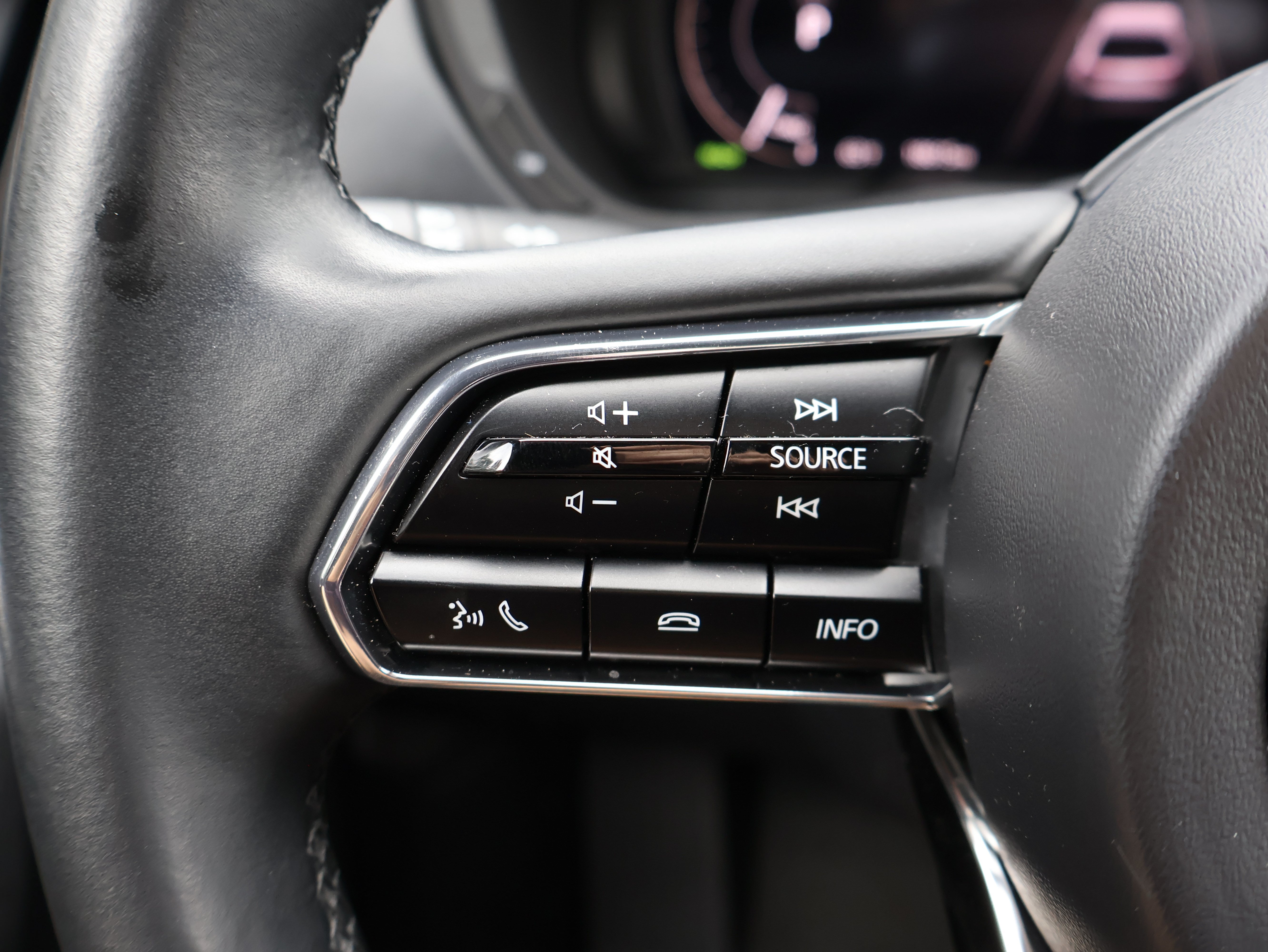 Used 2025 MAZDA CX-70 Plug-In Hybrid w/ Premium Plus AWD/4WD image 33