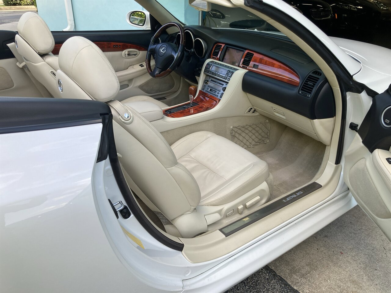 Used 2007 Lexus SC 430 Convertible RWD image 17