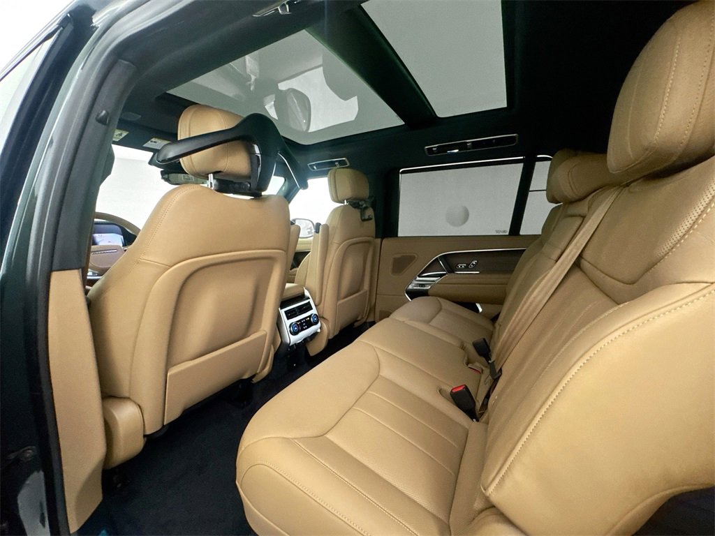New 2026 Land Rover Range Rover Long Wheelbase SE image 24