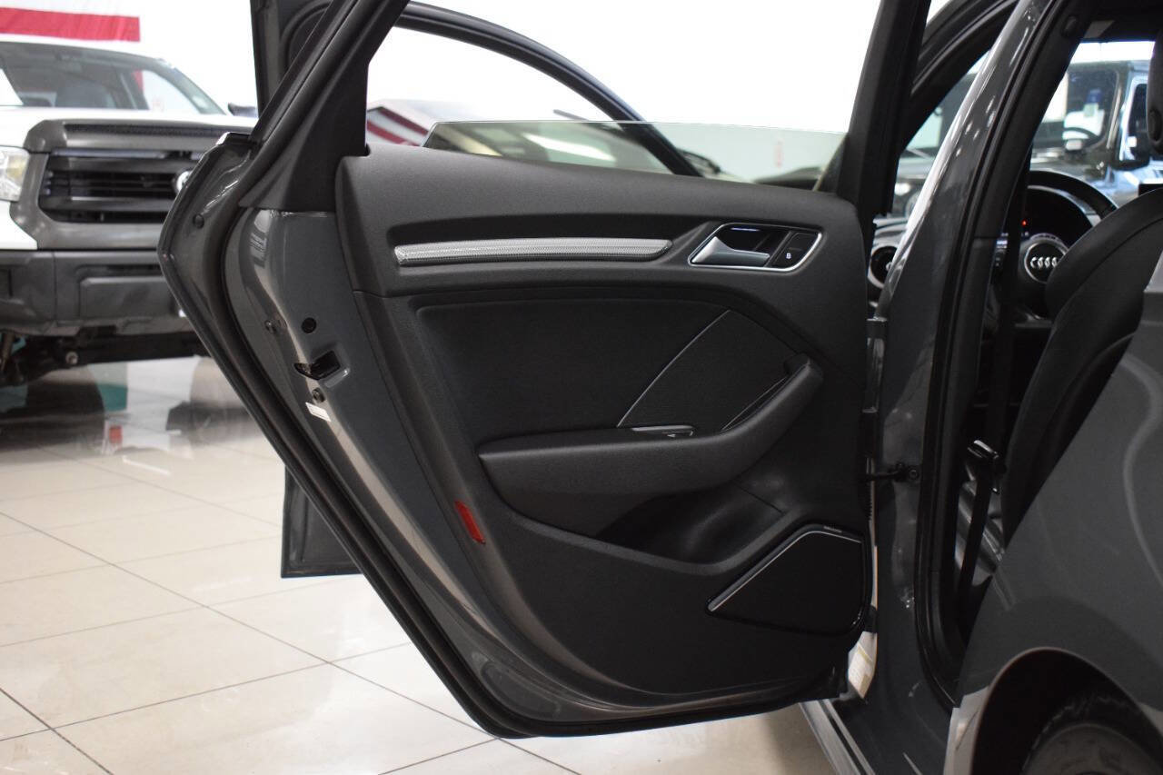 Used 2018 Audi A3 e-tron Premium Plus w/ Technology Package image 50