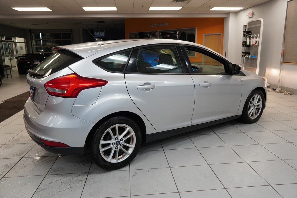 Used 2017 Ford Focus SE w/ SE Winter Package image 11
