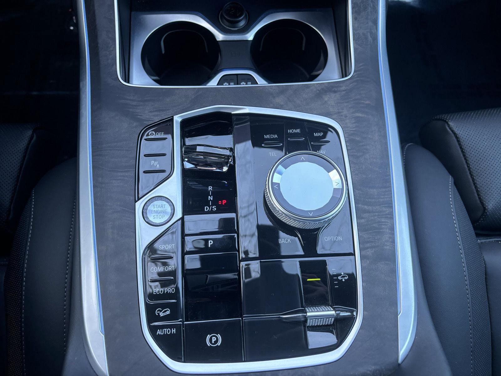 Used 2023 BMW X7 M60i w/ Executive Package image 32