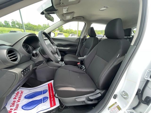 New 2025 Nissan Kicks Play S image 12