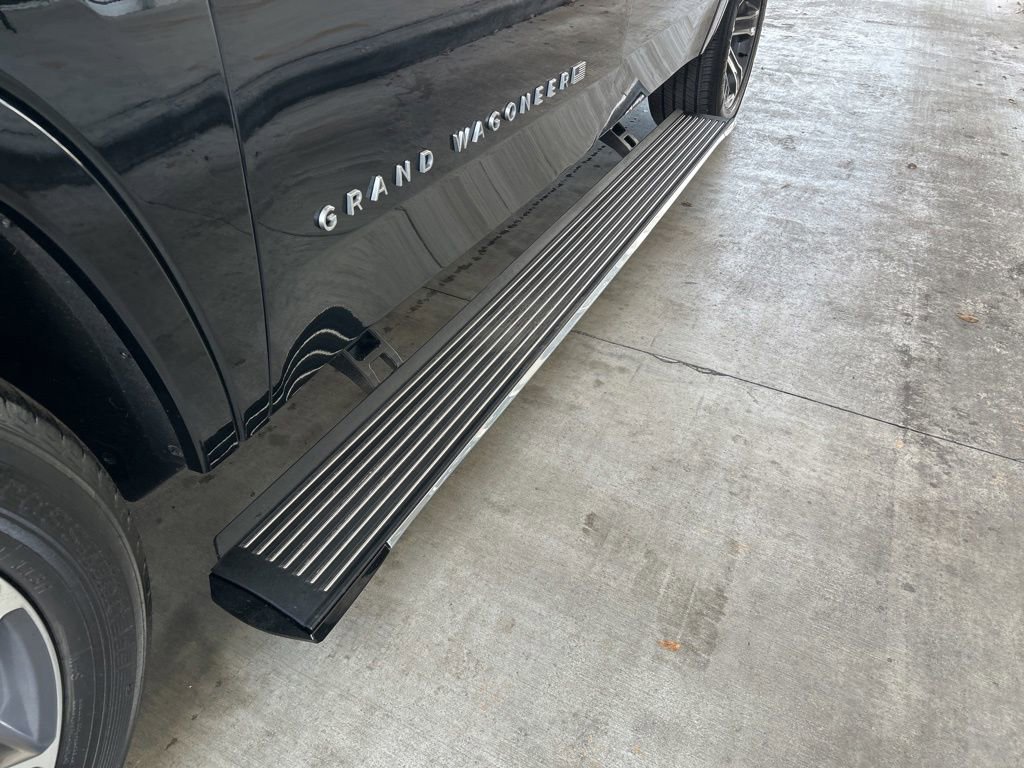 Used 2024 Jeep Grand Wagoneer L 4WD image 17