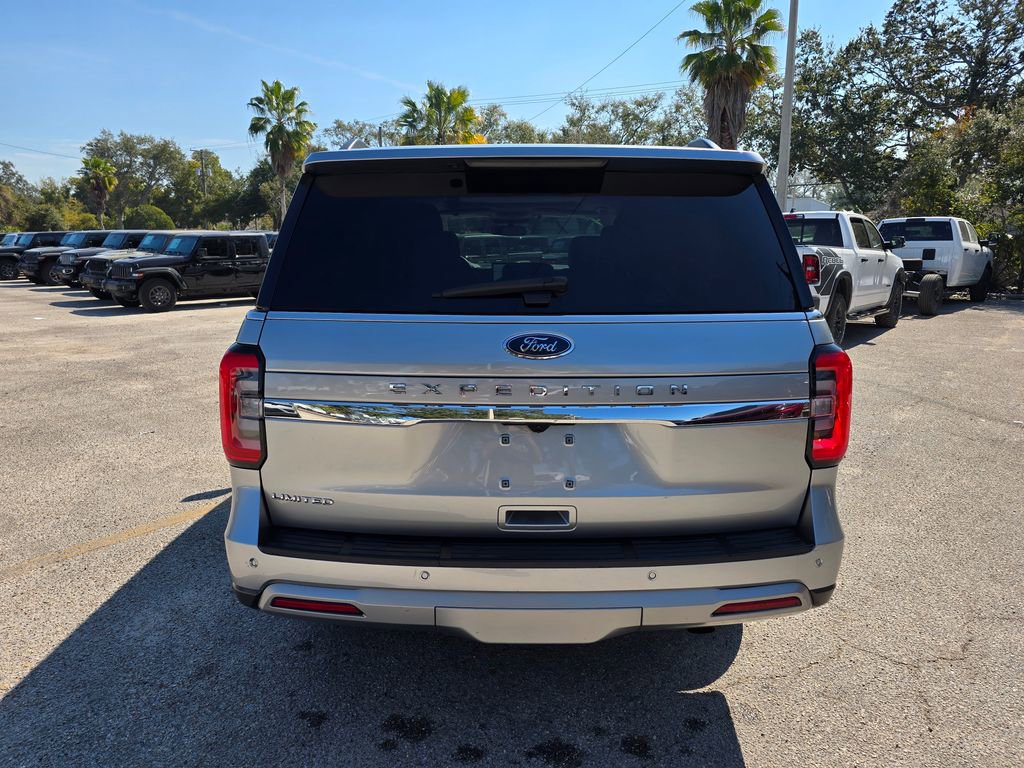 Used 2022 Ford Expedition Limited image 5
