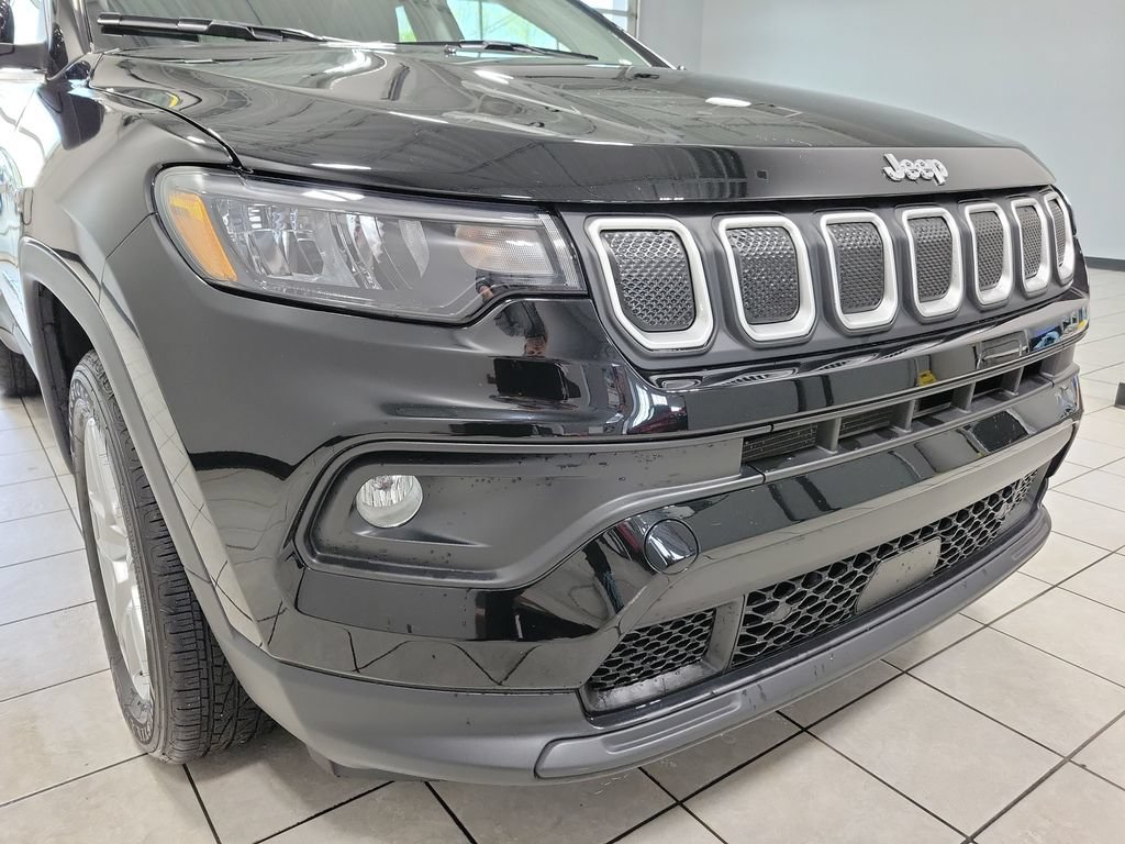 Certified 2022 Jeep Compass Latitude w/ Sun and Sound Group AWD/4WD image 26