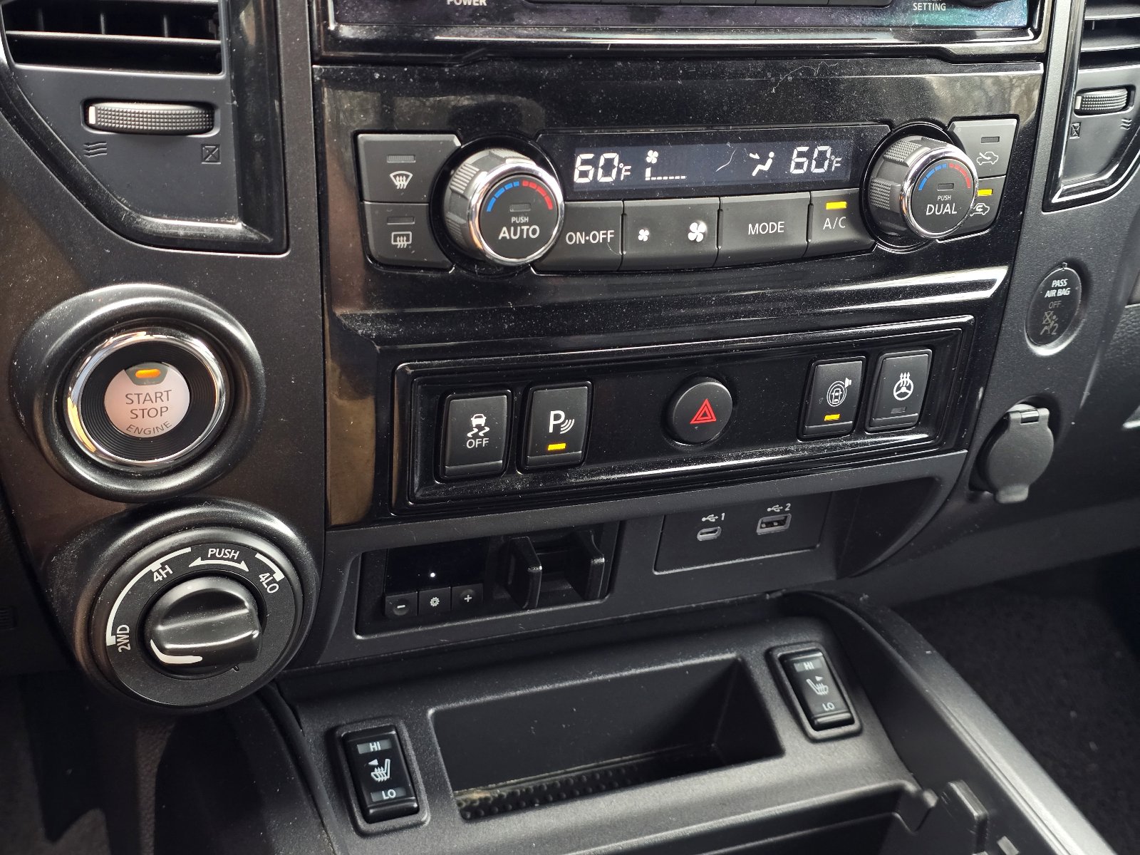 Used 2021 Nissan Titan PRO-4X w/ Pro-4x Convenience Package image 21