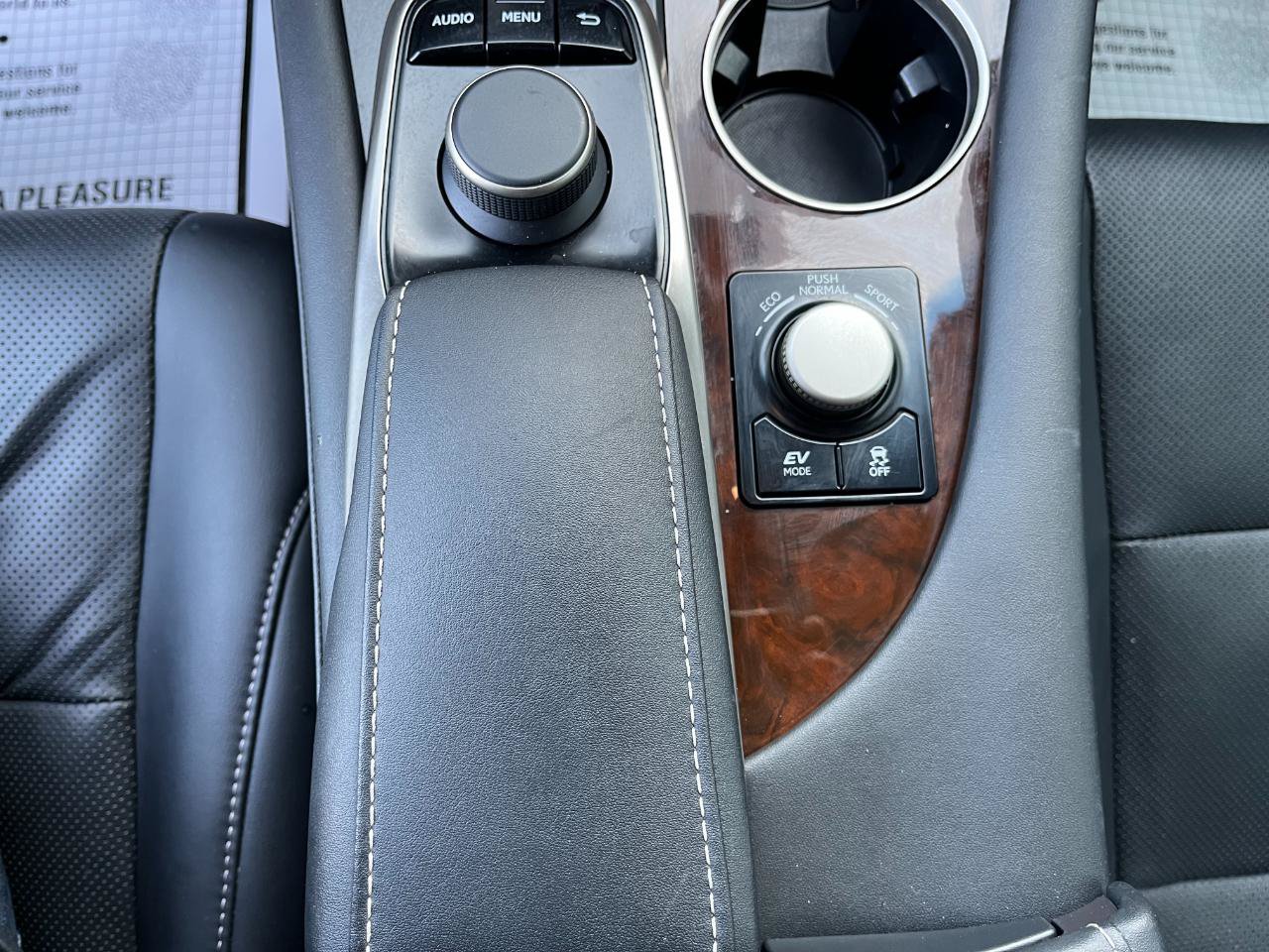 Used 2018 Lexus RX 450h AWD w/ Premium Package image 32
