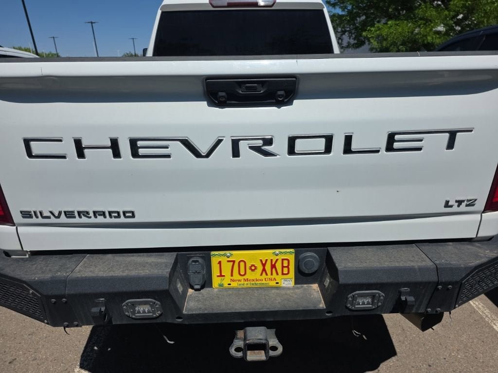 Used 2023 Chevrolet Silverado 2500 LTZ AWD/4WD image 4