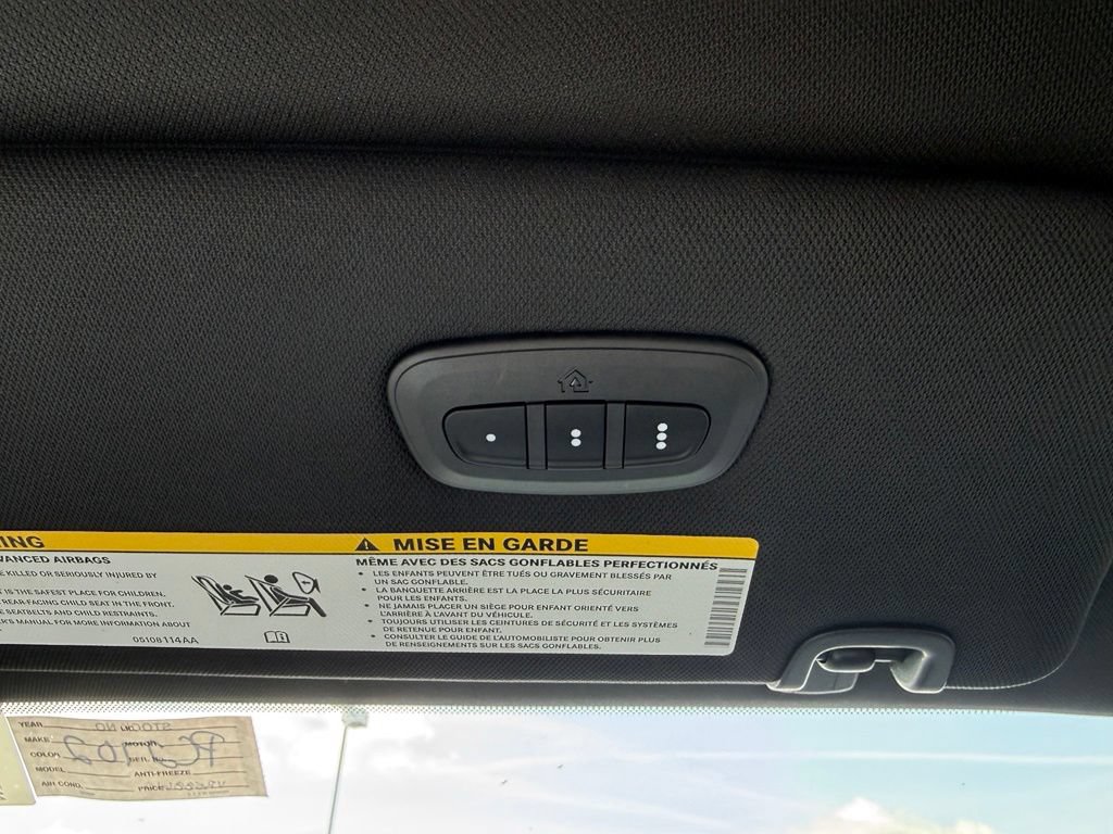New 2027 Chrysler Pacifica Select FWD image 28