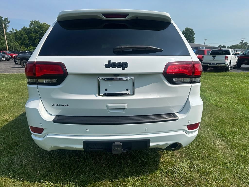 Used 2020 Jeep Grand Cherokee Altitude RWD image 4