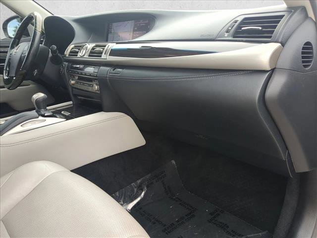 Used 2017 Lexus LS 460 AWD image 24