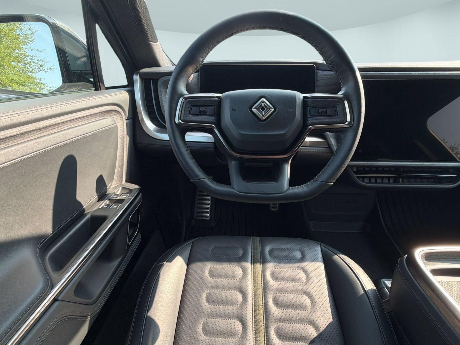 Used 2024 Rivian R1S Adventure AWD/4WD image 28