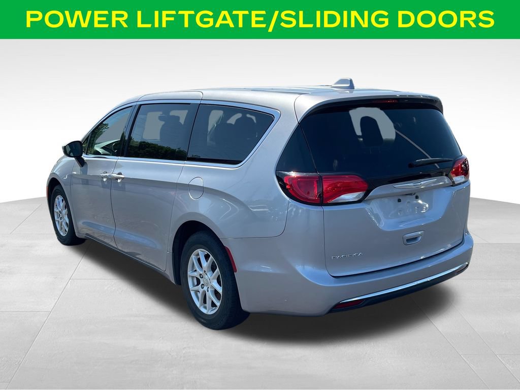 Used 2017 Chrysler Pacifica Touring Plus FWD image 12
