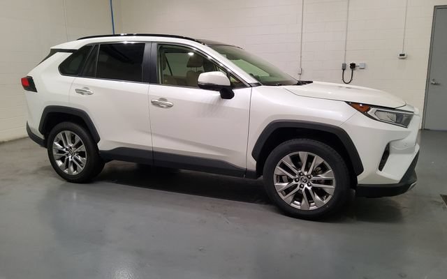 Used 2020 Toyota RAV4 Limited AWD/4WD image 9