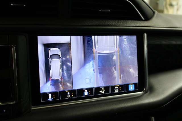Used 2021 GMC Yukon Denali w/ Denali Premium Package AWD/4WD image 22
