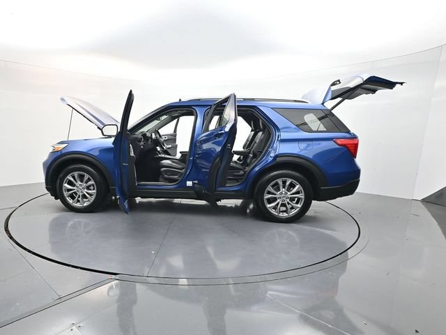 Used 2021 Ford Explorer Limited w/ Equipment Group 301A AWD/4WD image 46