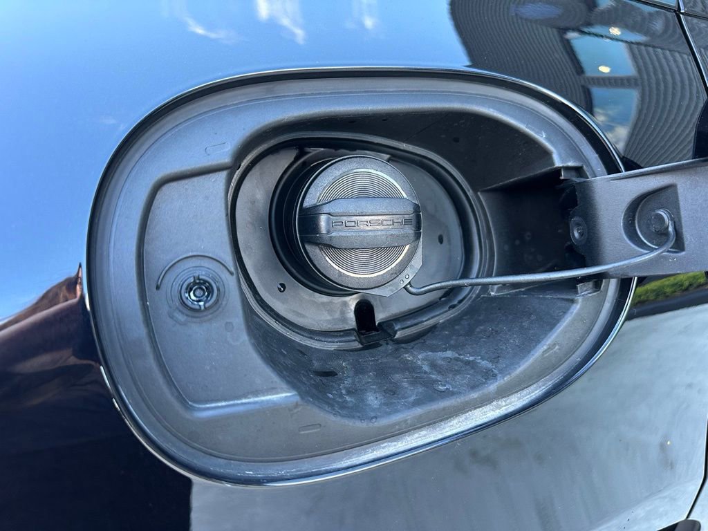 Certified 2025 Porsche Macan T image 39