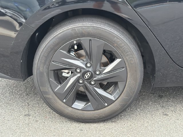 Certified 2023 Hyundai Elantra SEL FWD image 20
