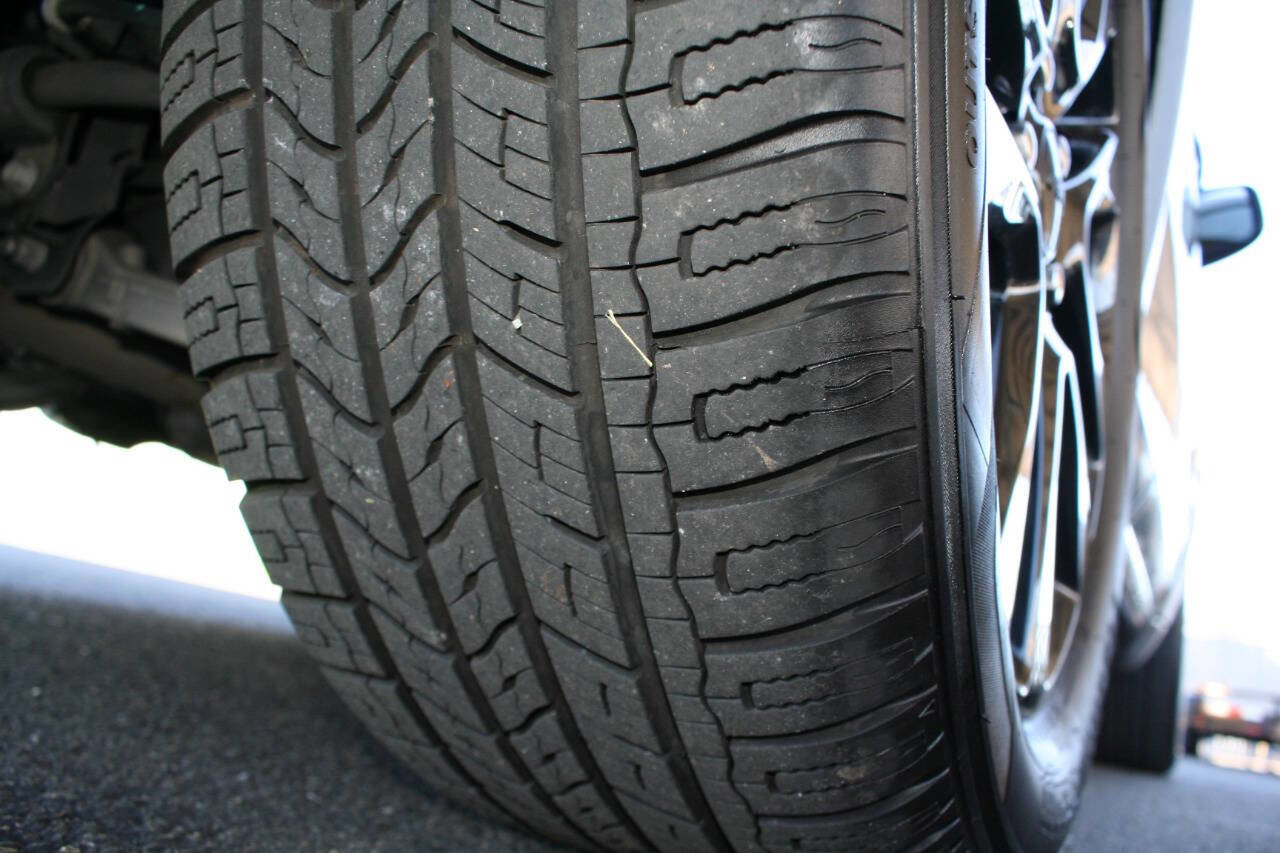 Used 2017 Jeep Grand Cherokee Altitude image 26