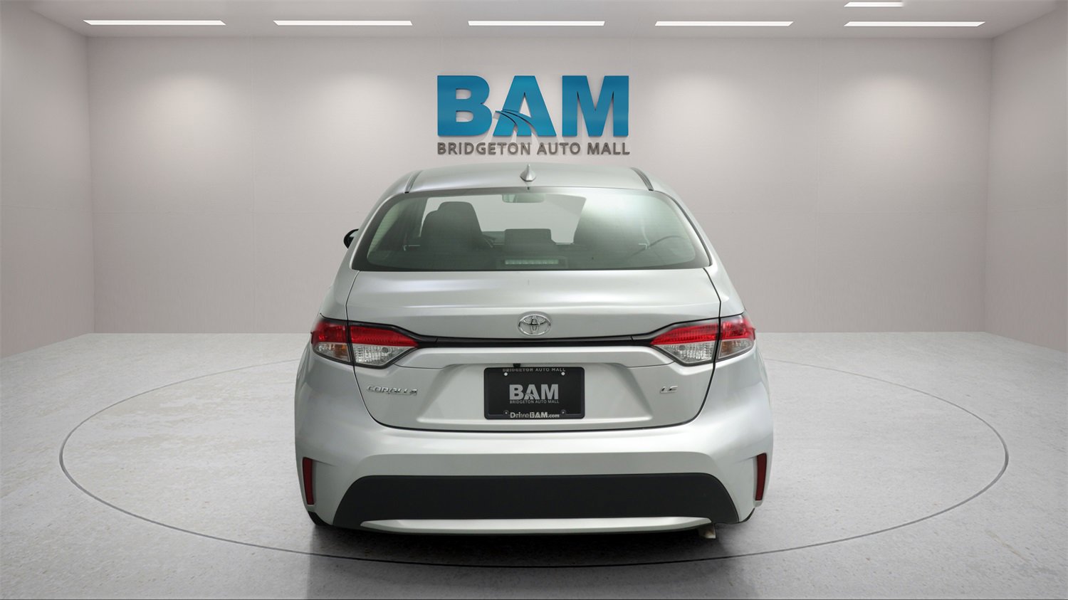 Used 2021 Toyota Corolla LE image 4