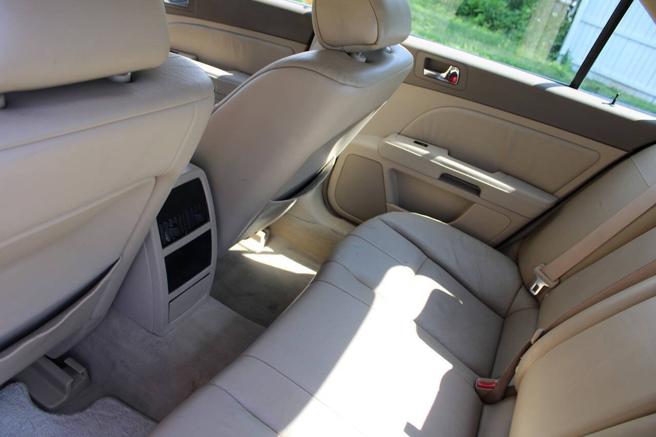 Used 2005 Cadillac STS w/ Preferred Equipment Group RWD image 31