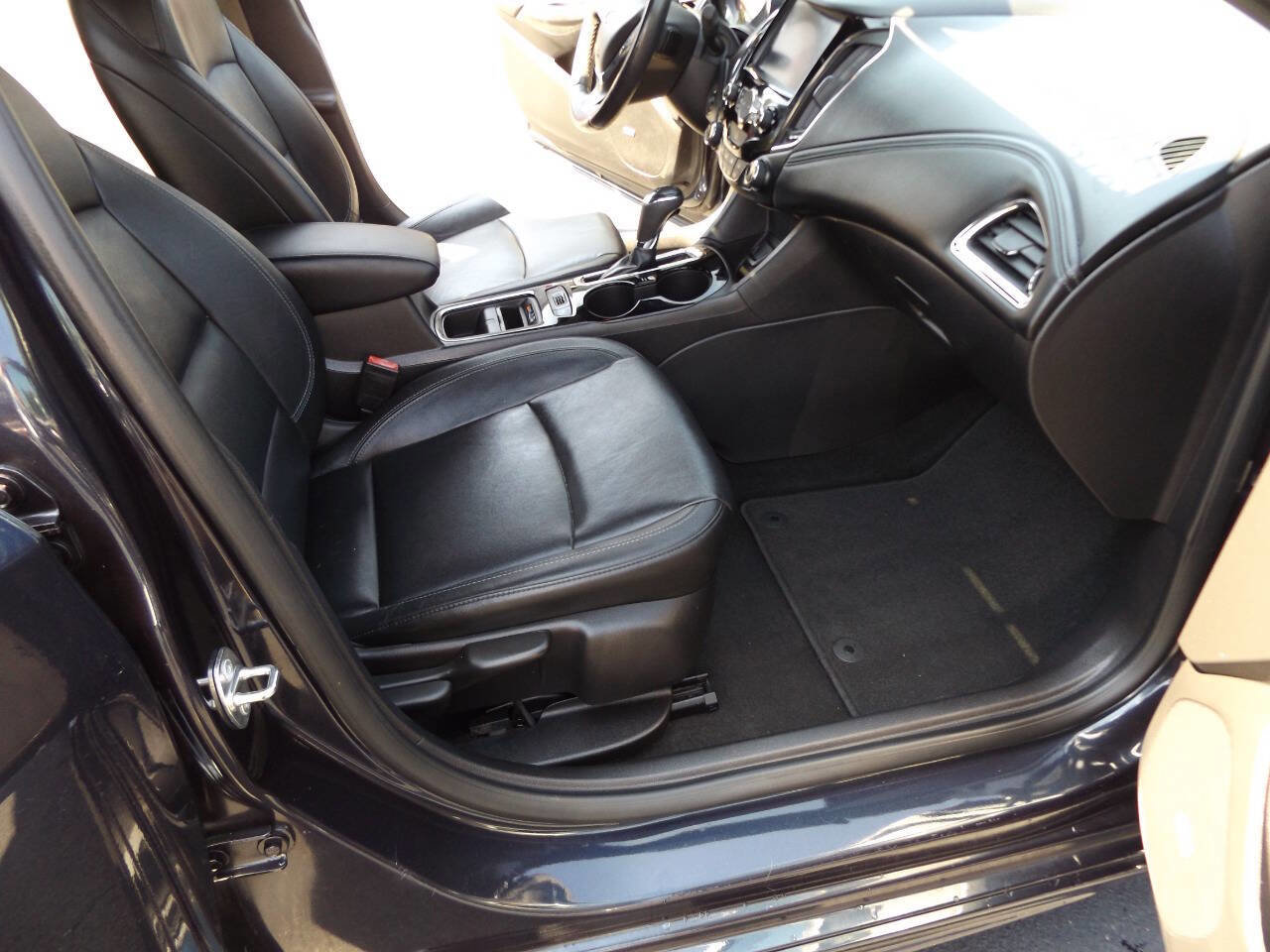 Used 2016 Chevrolet Cruze Premier image 22