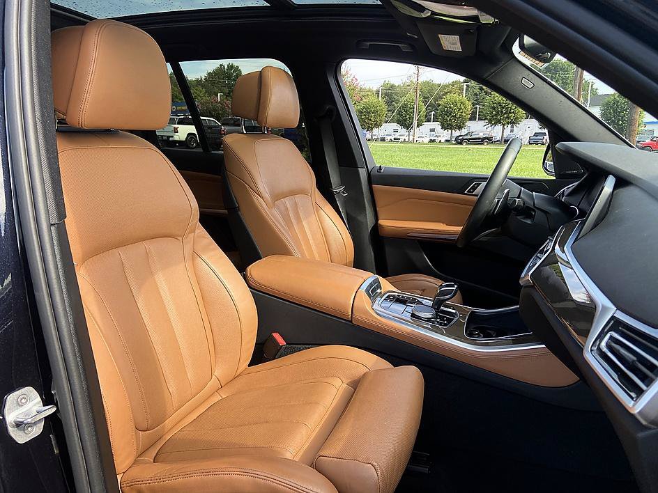 Used 2019 BMW X5 xDrive40i w/ M Sport Package AWD/4WD image 16