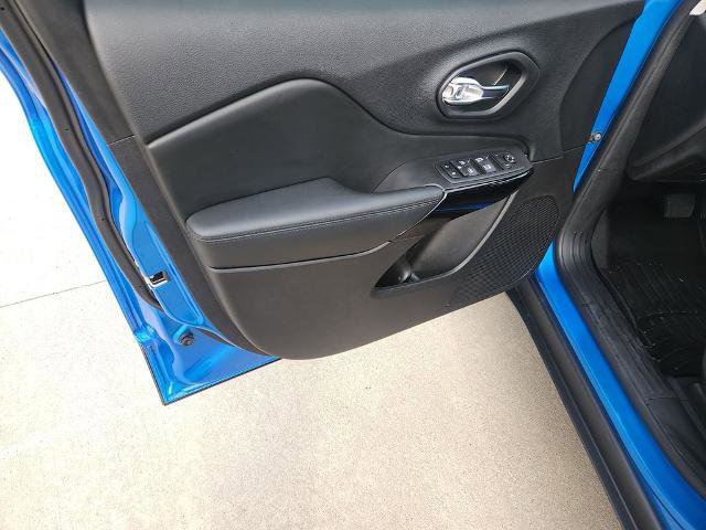 Used 2020 Jeep Cherokee Latitude Plus FWD image 27