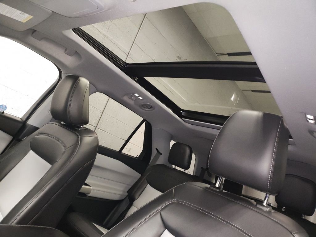 Used 2023 Ford Explorer XLT w/ Equipment Group 202A image 25