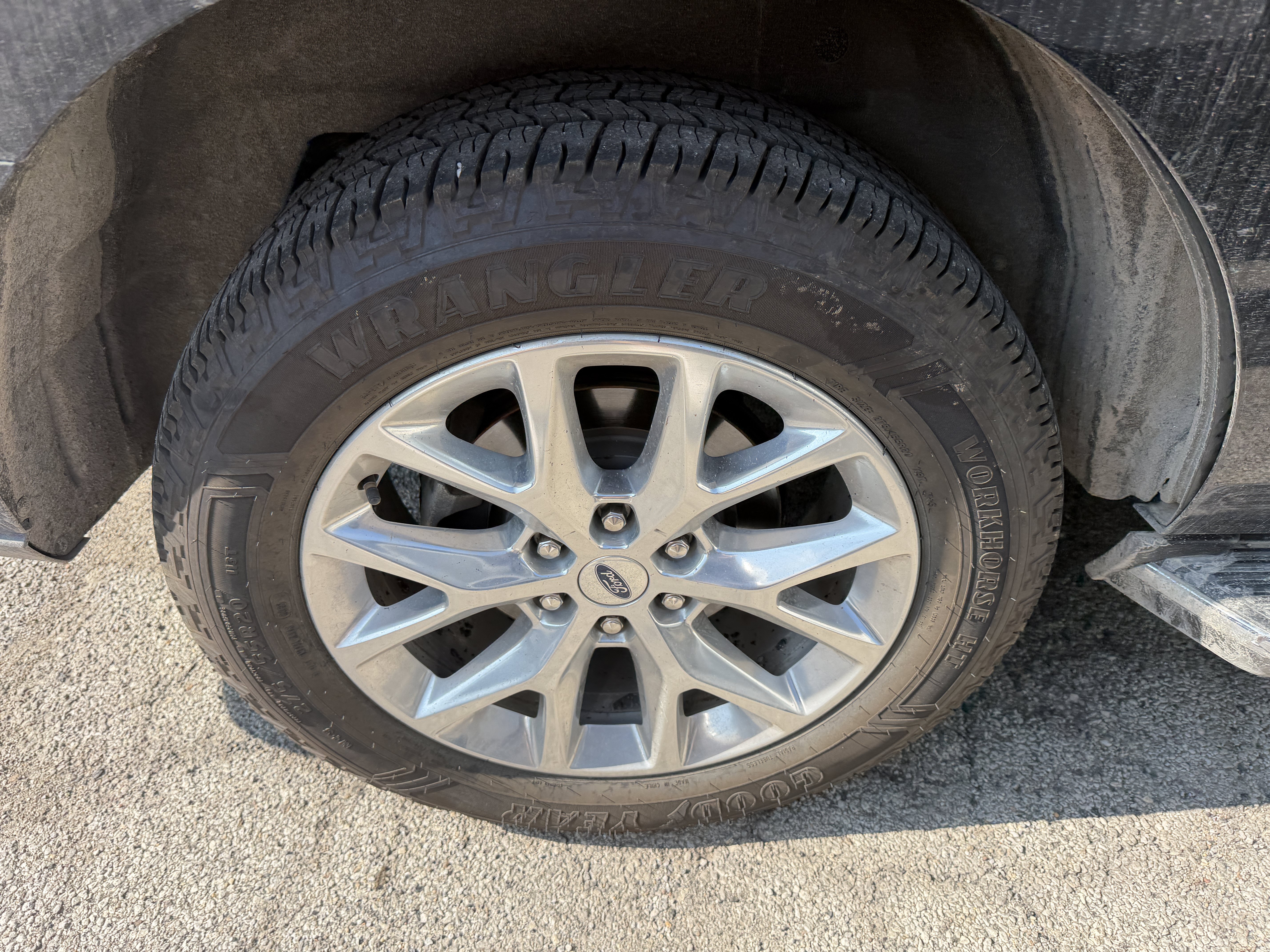 Used 2021 Ford Expedition XLT AWD/4WD image 14