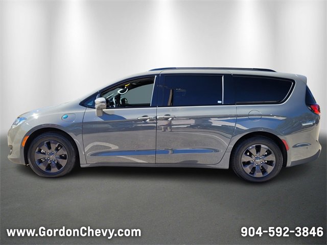 Used 2020 Chrysler Pacifica Limited w/ Advanced Safetytec Group image 2